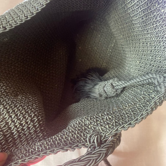 Elegant Black and Gray Shoulder Bag - Picture 5 of 7